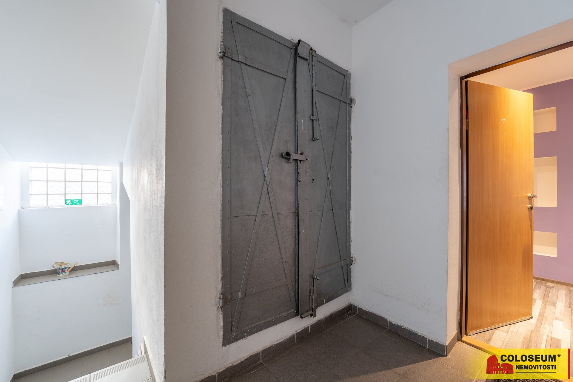 Kovové vrata do podkroví -  Zastávka u Brna - prod