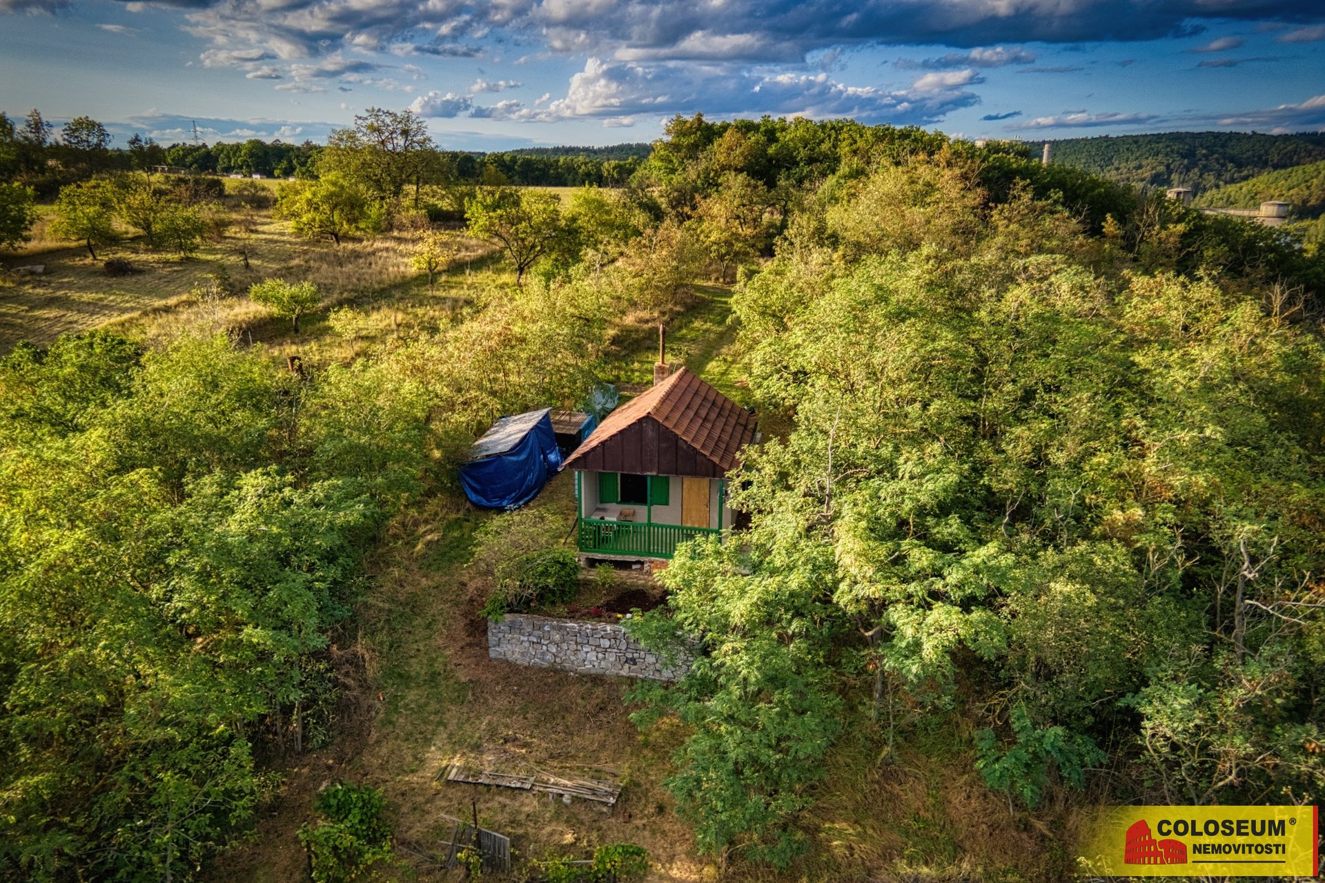 Pohled z dronu na pozemek - Sivice - prodej pozemku