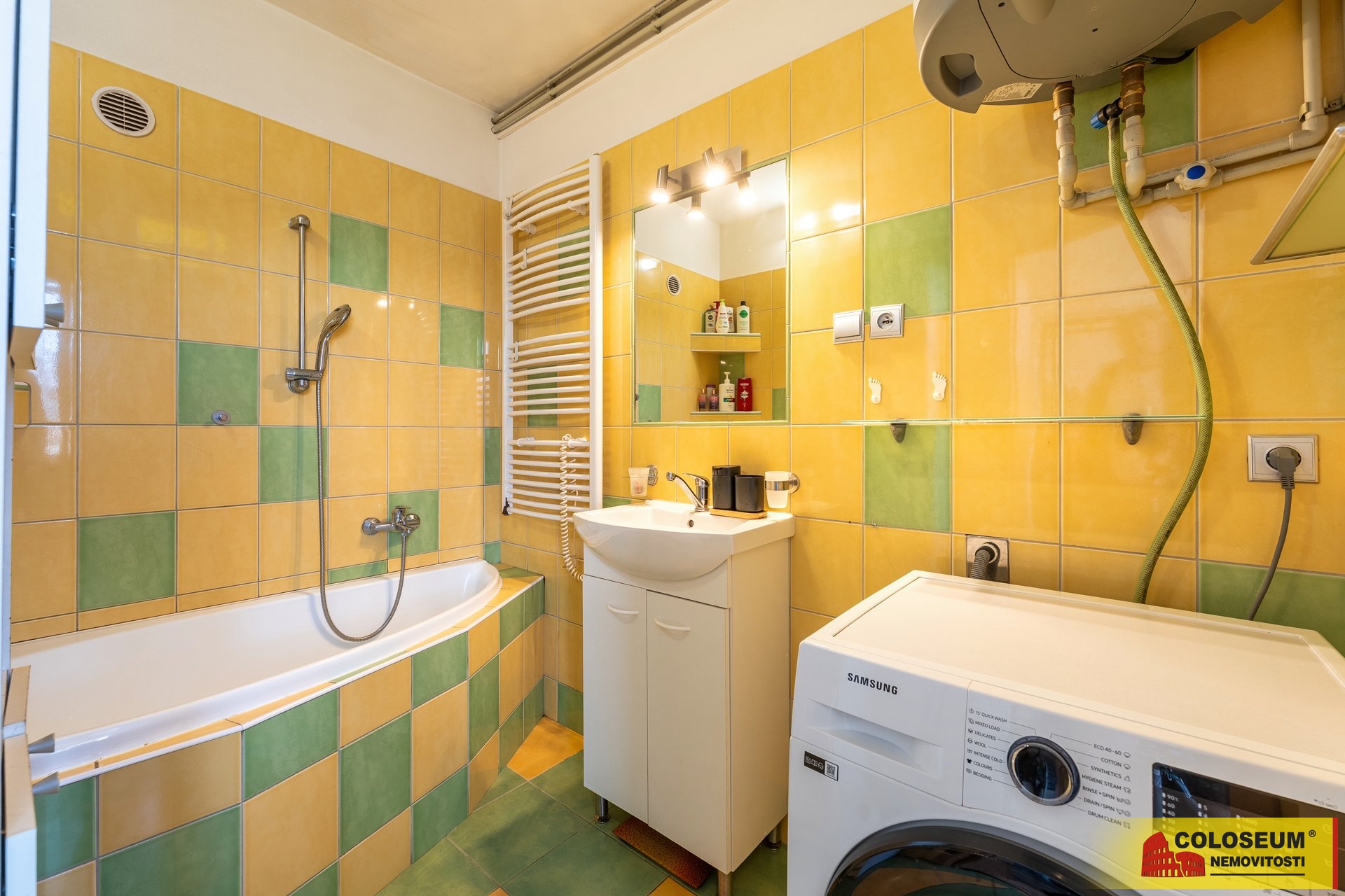 Koupelna - Hrušovany nad Jevišovkou - prodej bytu 