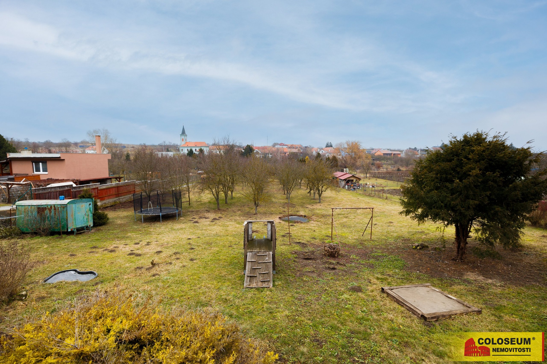 Zahrada - pohled na pozemek - Valtice - Úvaly - prodej pozemku