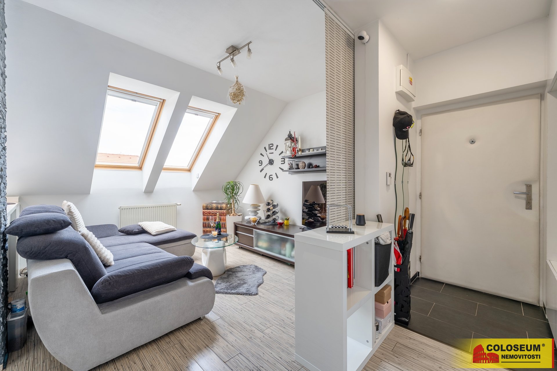 Obývací část - Hustopeče - prodej bytu 2+kk s tera