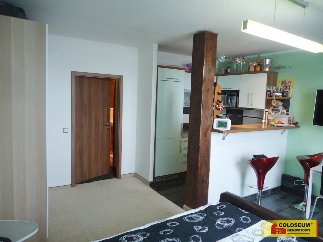 Pohled na kuchyňský kout - Brno - Líšeň - pronájem
