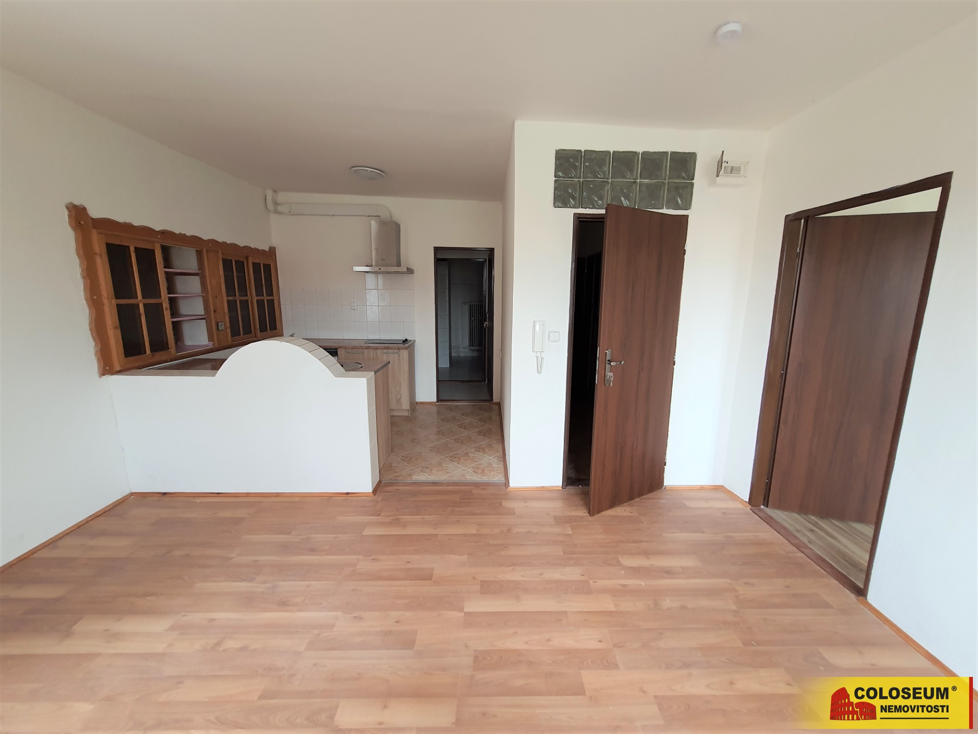 Pokoj s kuchyňským koutem – Studnice – pronájem by