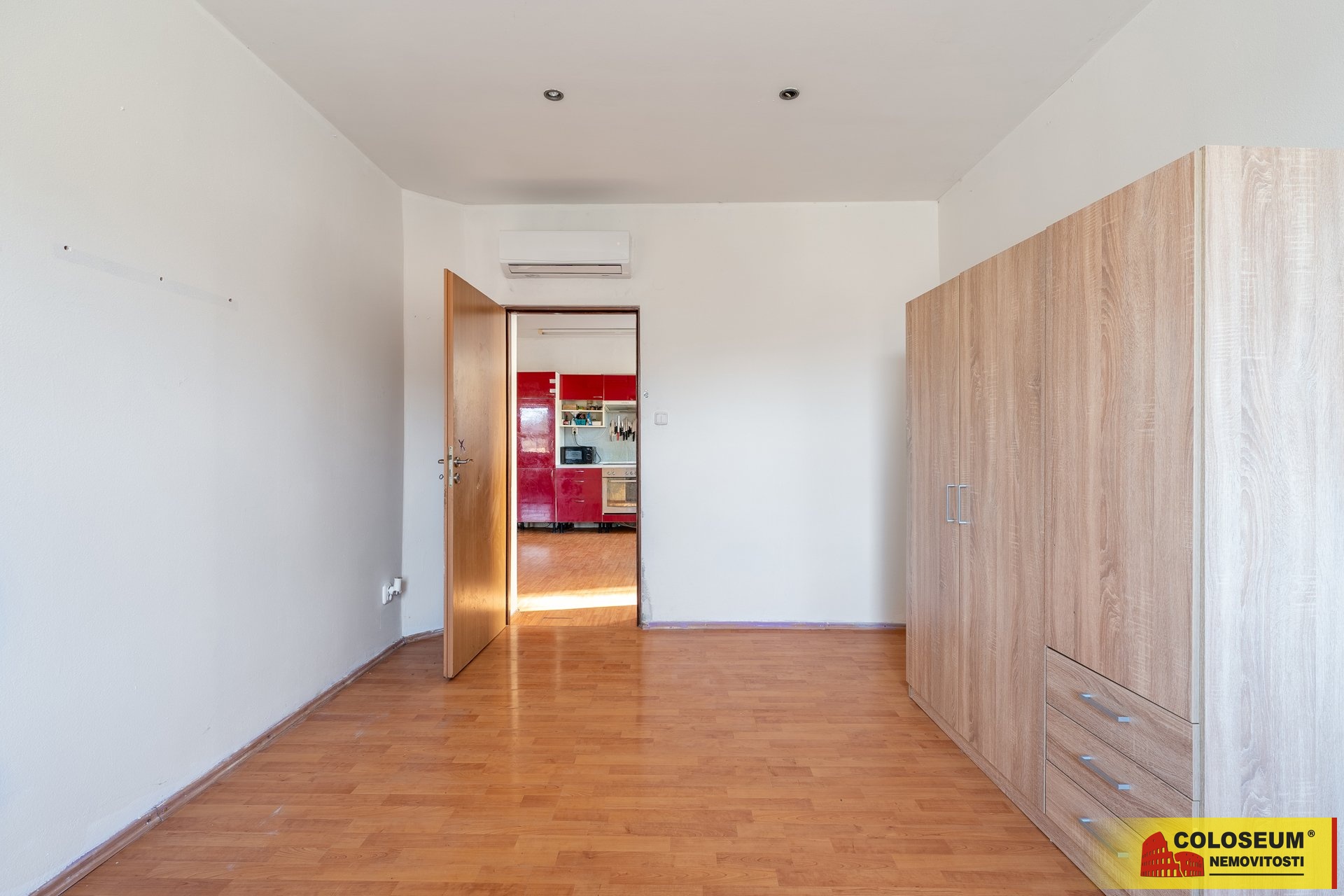 Vchod přímo do obýváku -  Zastávka u Brna - prodej