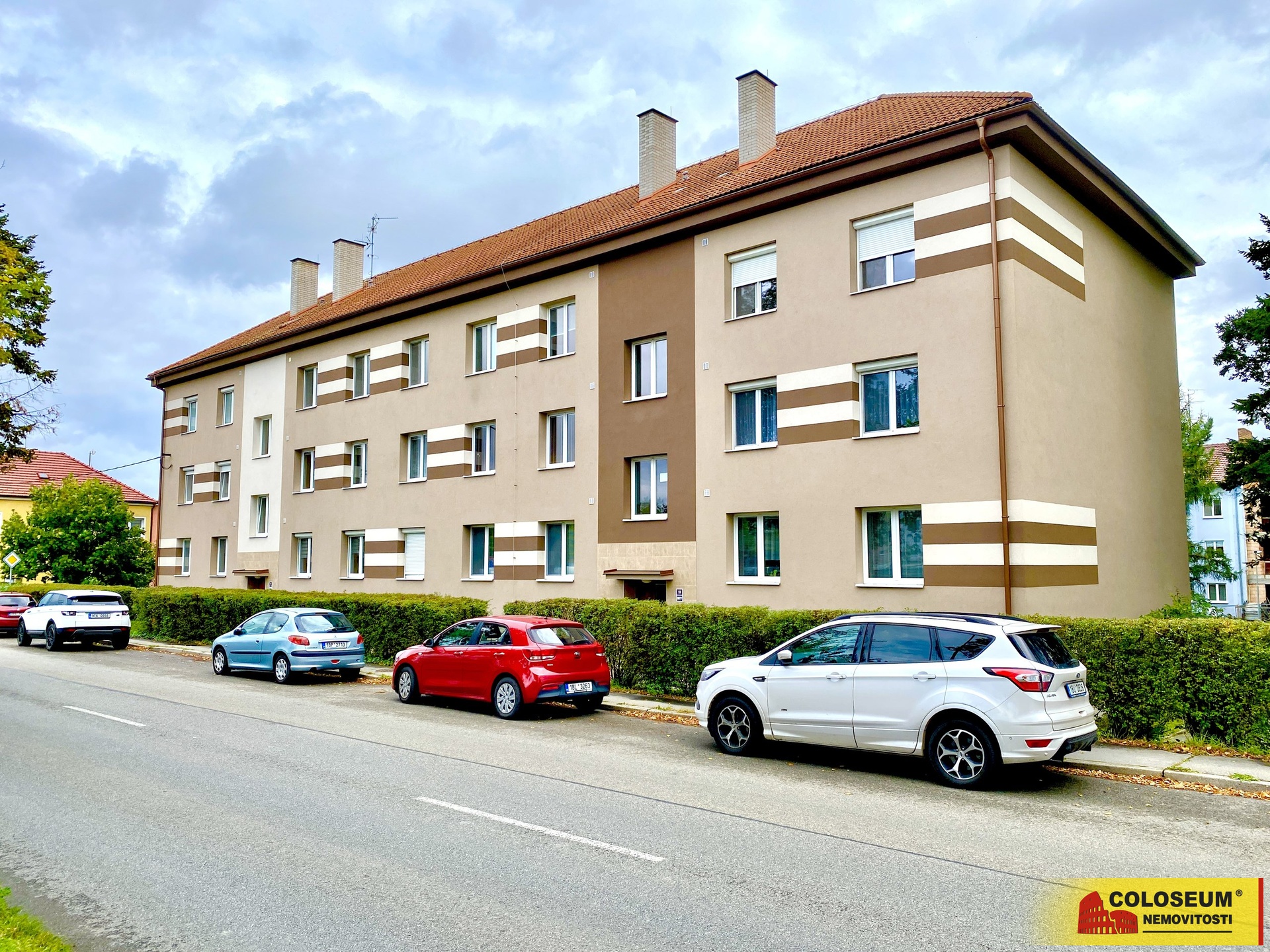 Bytový dům z ulice - Hodonín - pronájem bytu 3+1