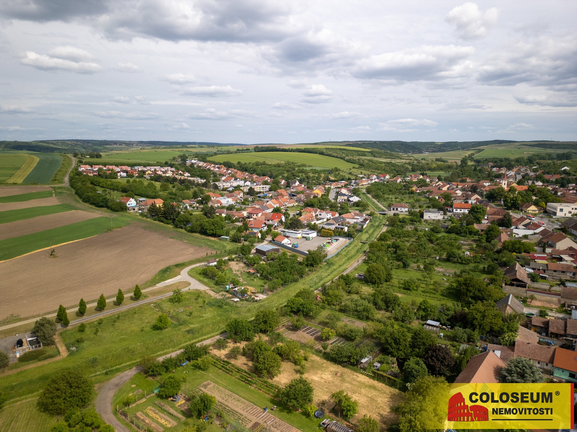 Pohled na okolí z dronu - Otnice - prodej pozemku pro výstavbu RD