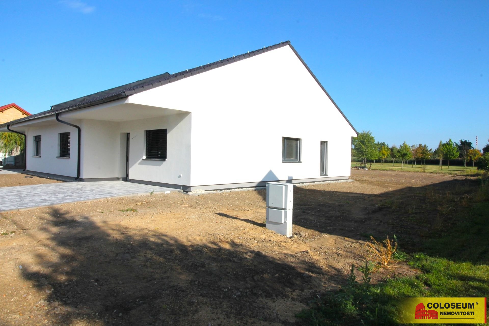 Pohled na dům z ulice - Hrabětice - prodej RD 4+kk