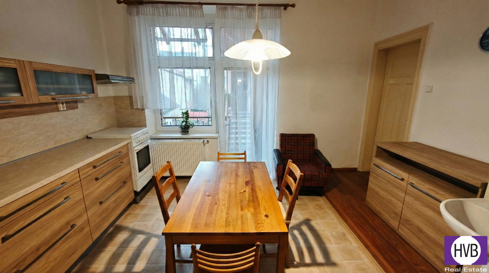 Prodej rodinného domu 300 m² – pohled 4