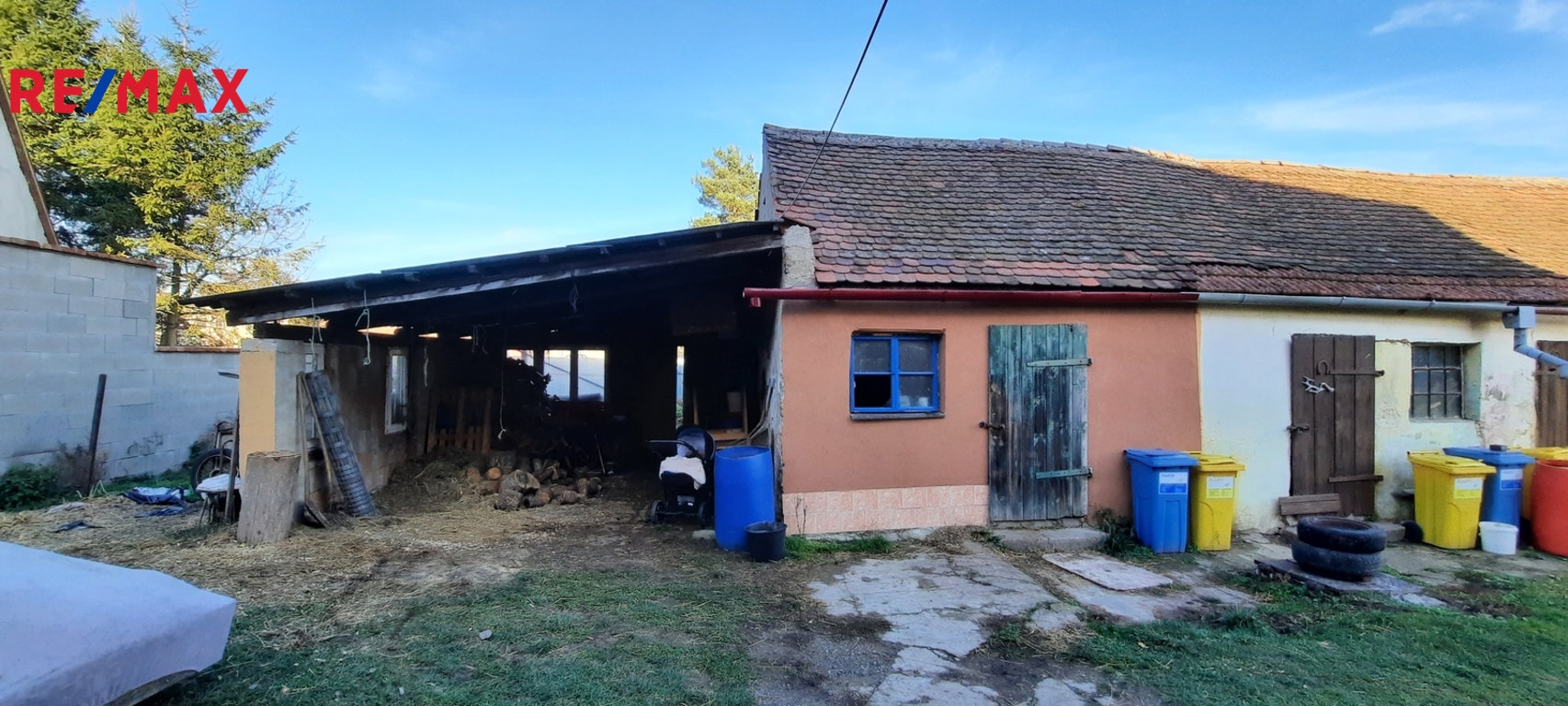 kůlna náležící bytu