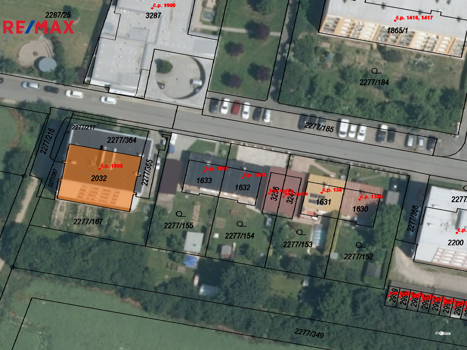 KM - 27.02.2026Letecký pohled na bytový dům.