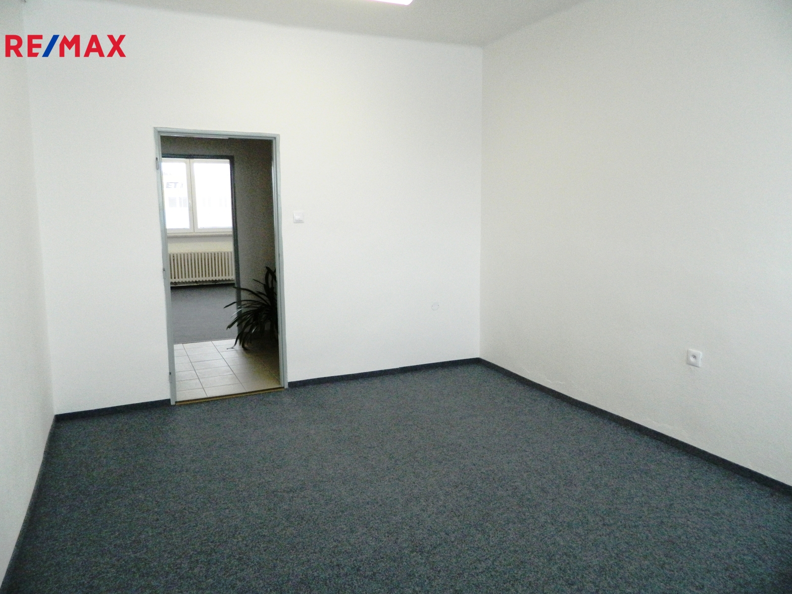 Je položen nový koberec.