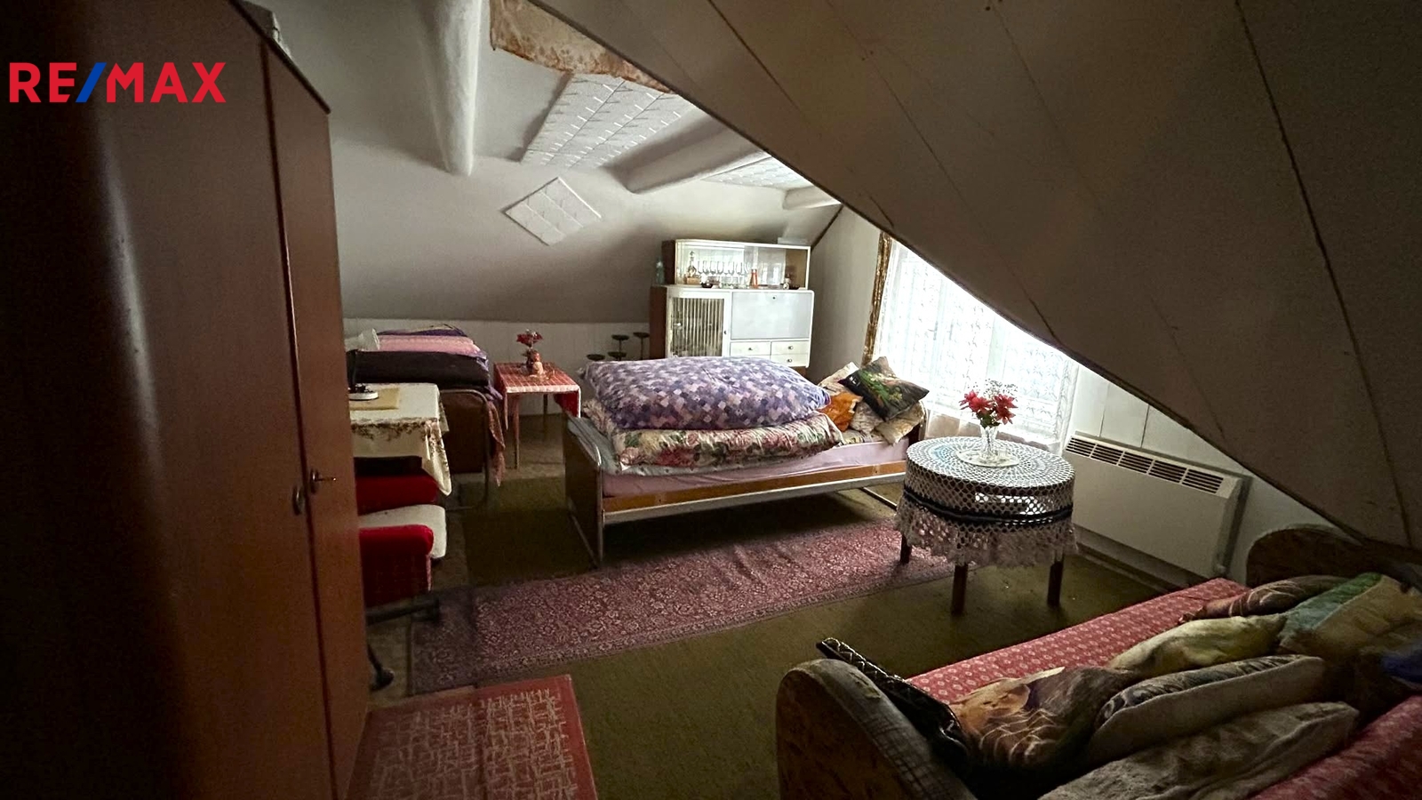 první podkrovní místnost