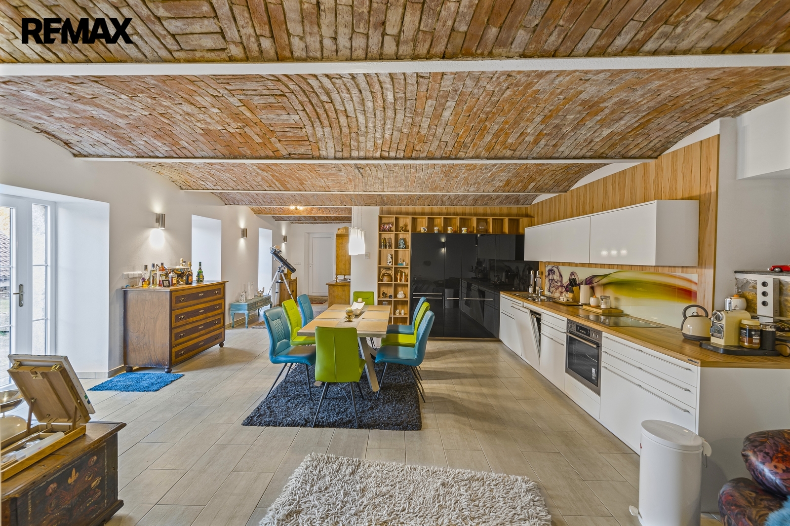 hlavní budova - kuchyň