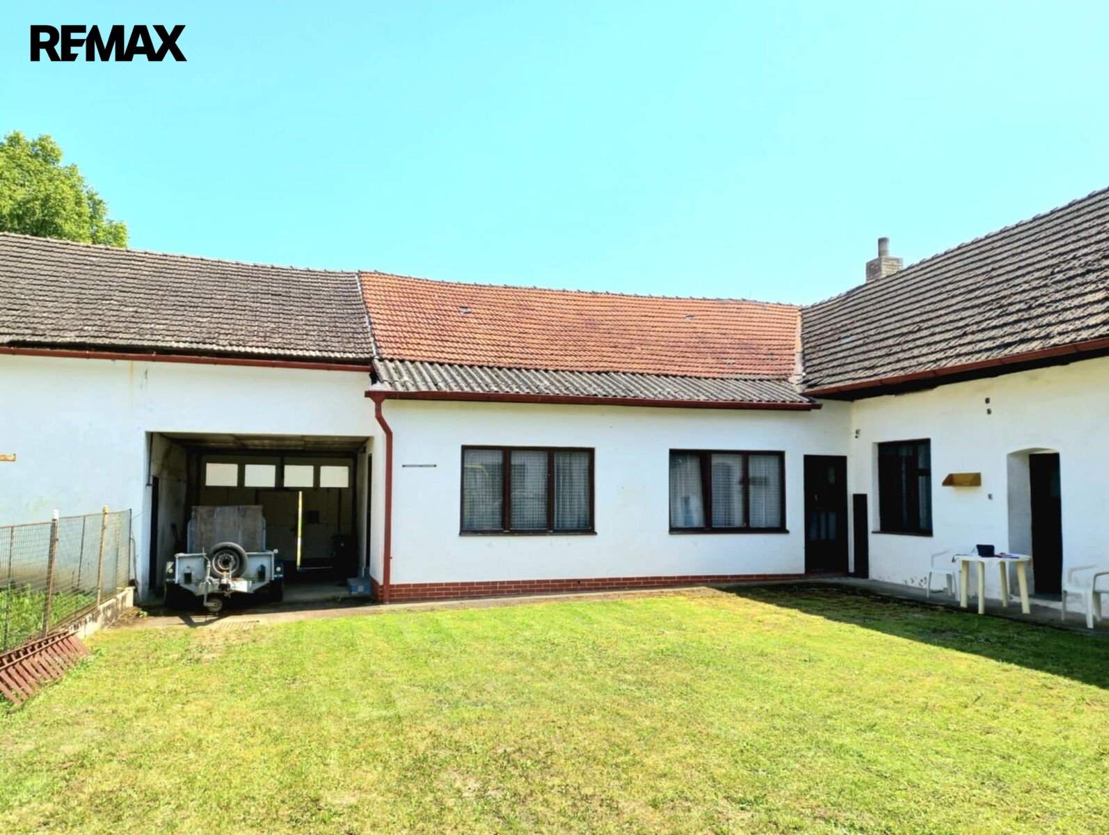 POhled na obytnou část ze dvora.