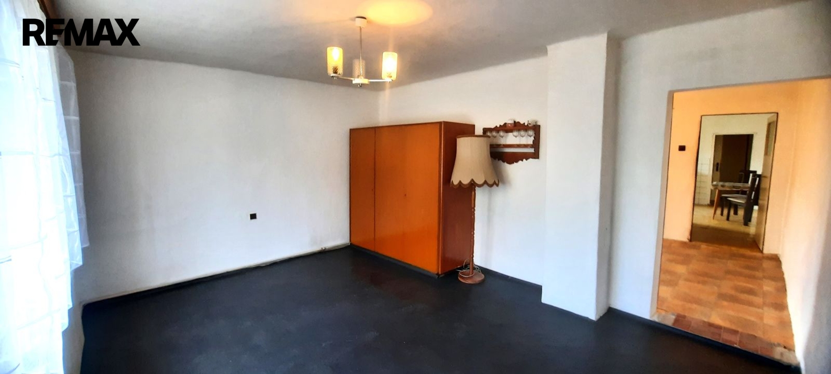 druhá místnost - do ulice