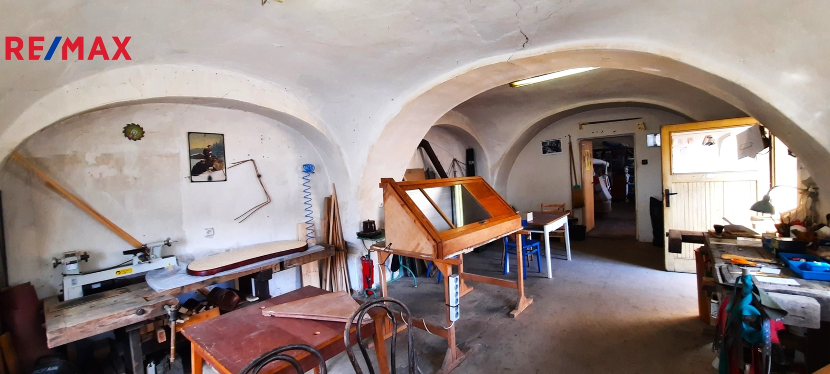 nebytové komerční prostory