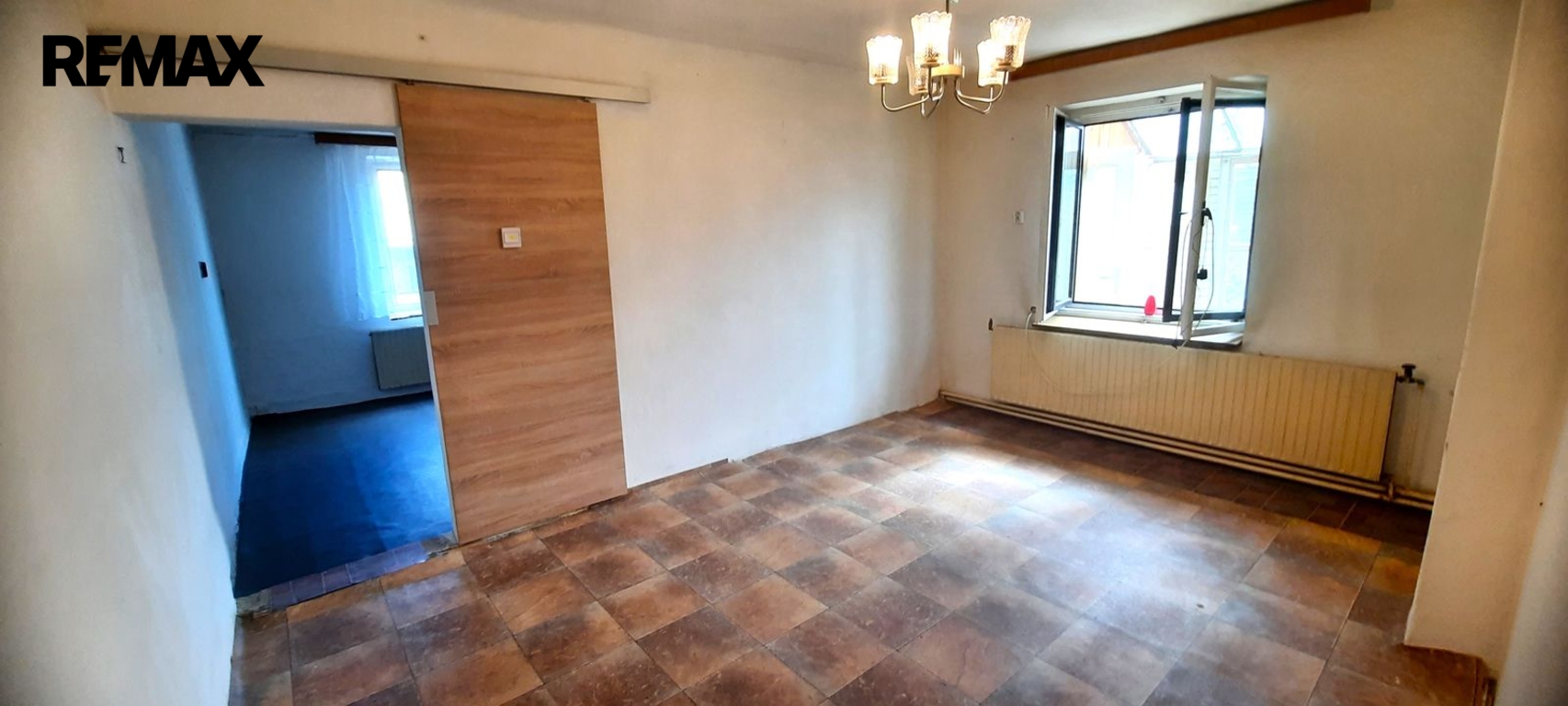 první místnost - vpravo od kuchyně