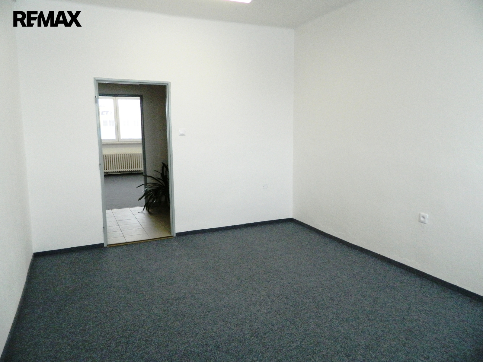 Je položen nový koberec.