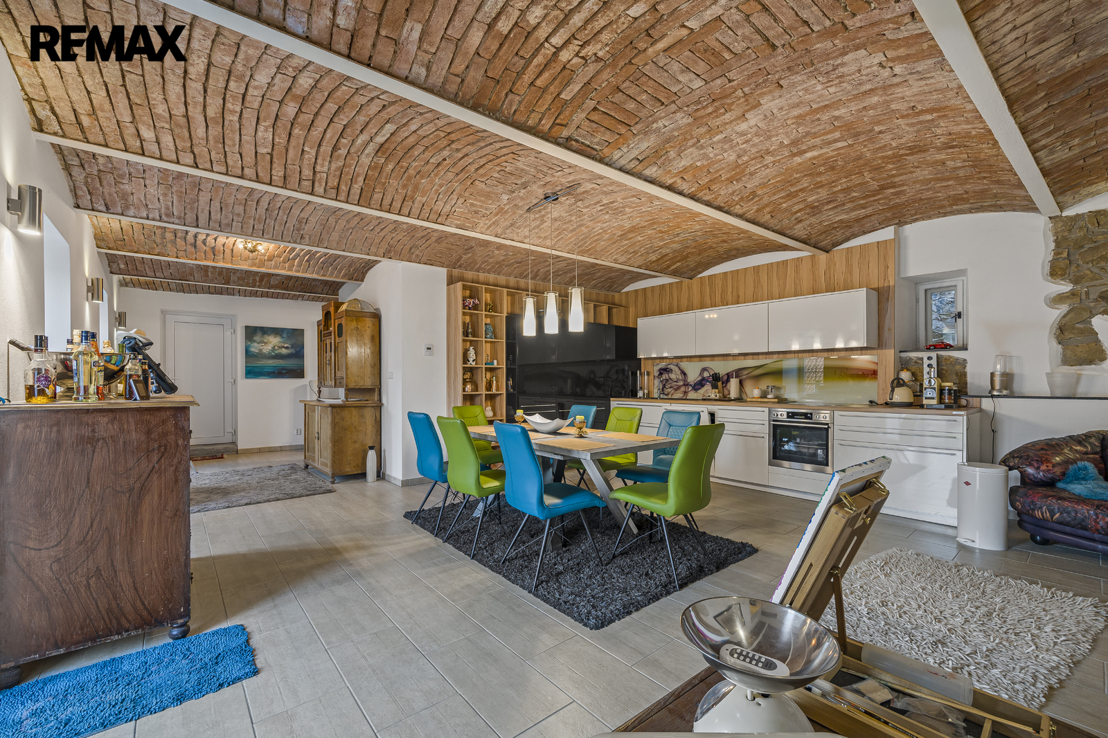 hlavní budova - kuchyň