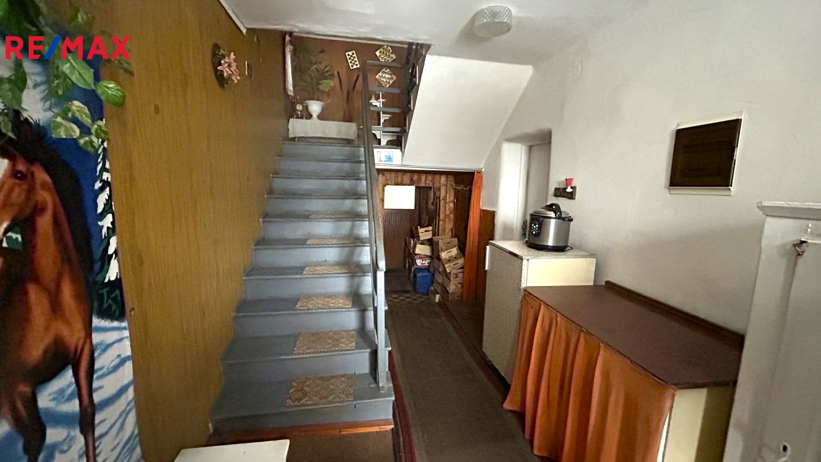 schody do podkroví