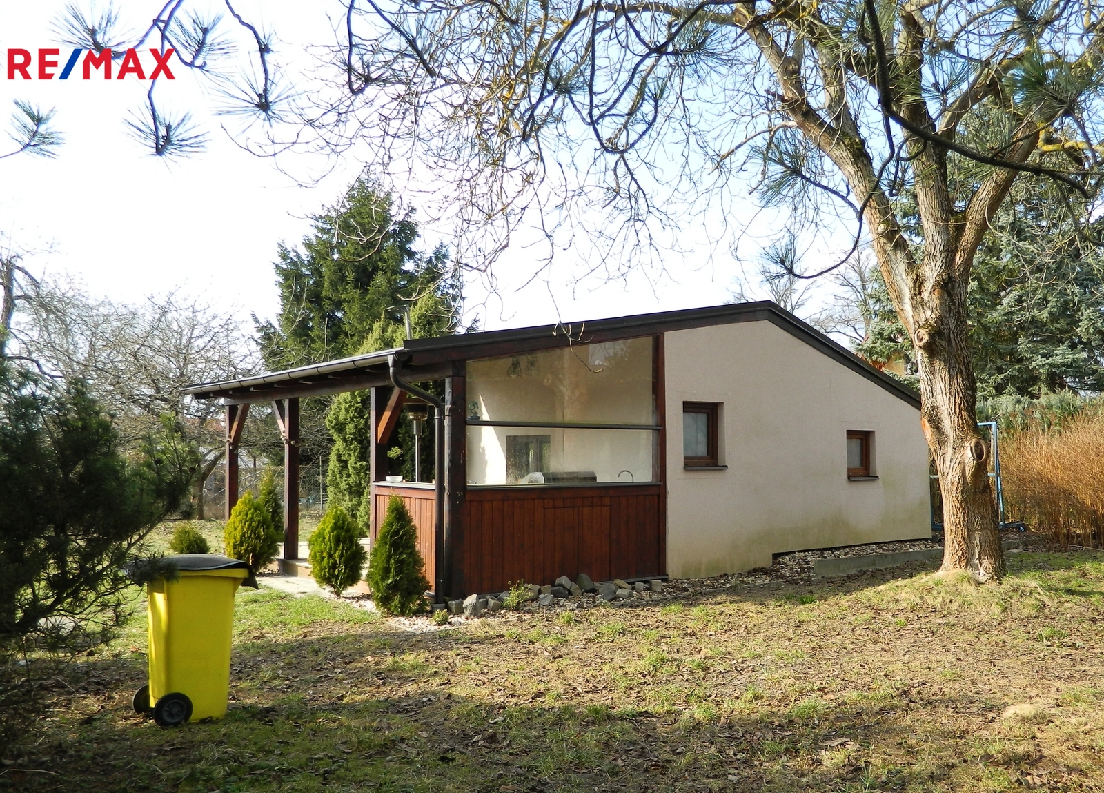 Pohled na chatu od východu.