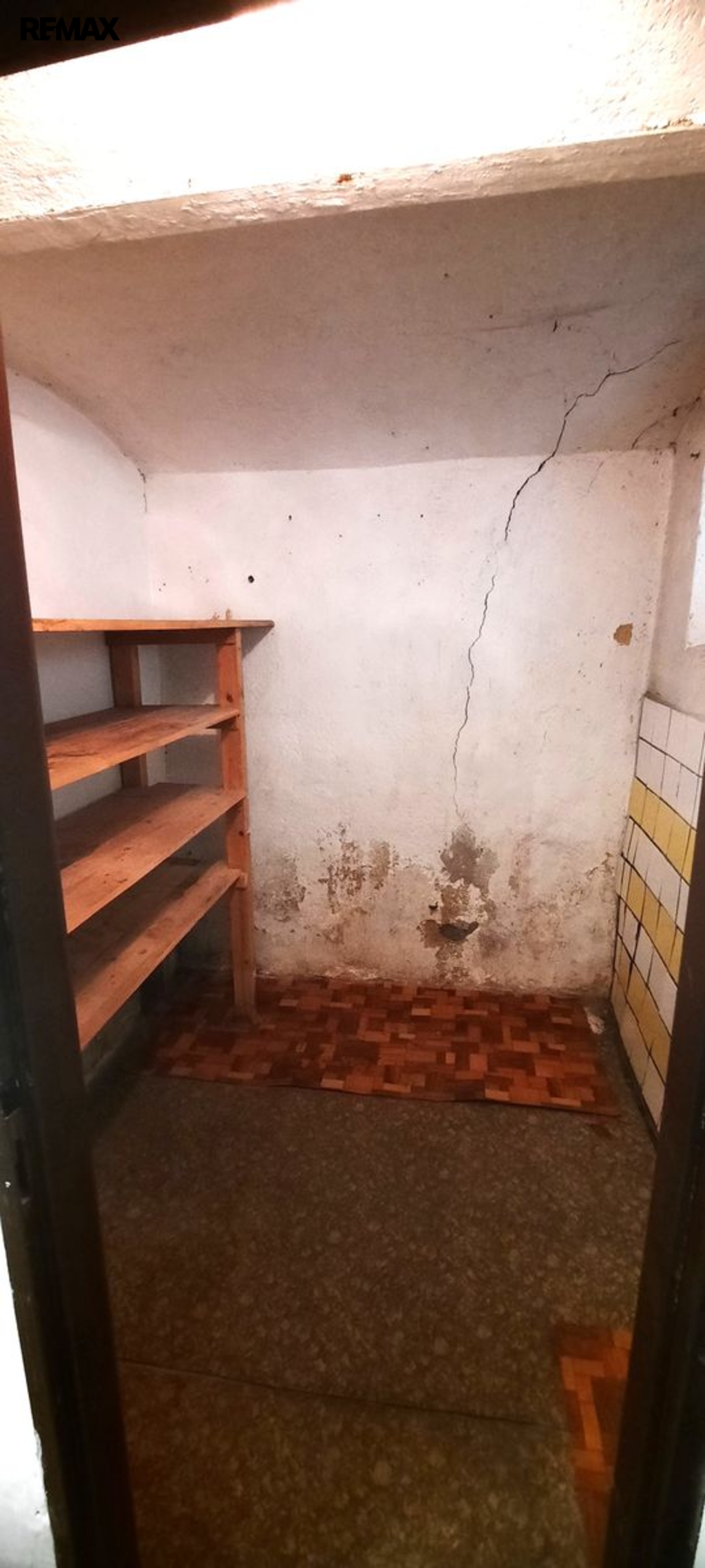 spíž vedle kuchyně