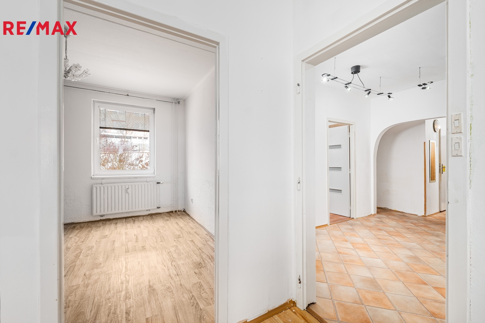 pohled z obývacího prostoru