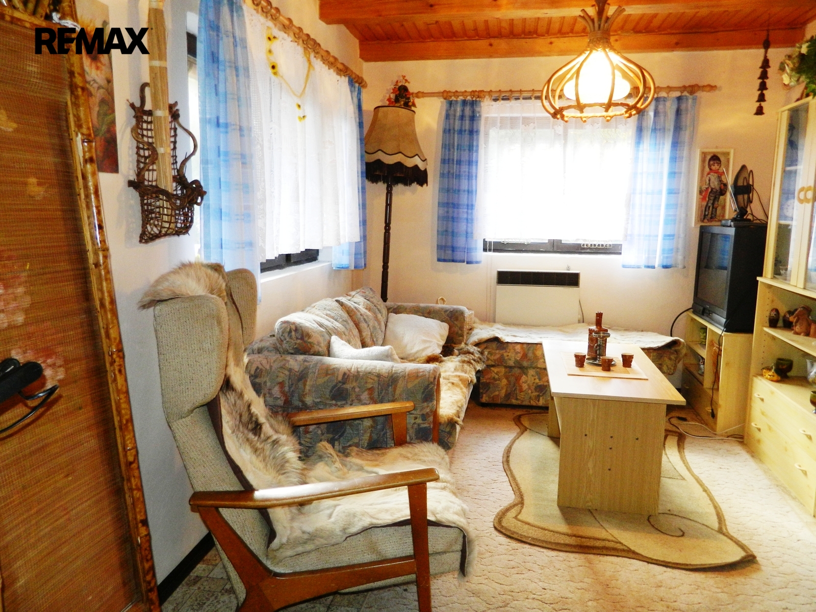 Krásný pokoj s nábytkem na míru, vytápěný elektric