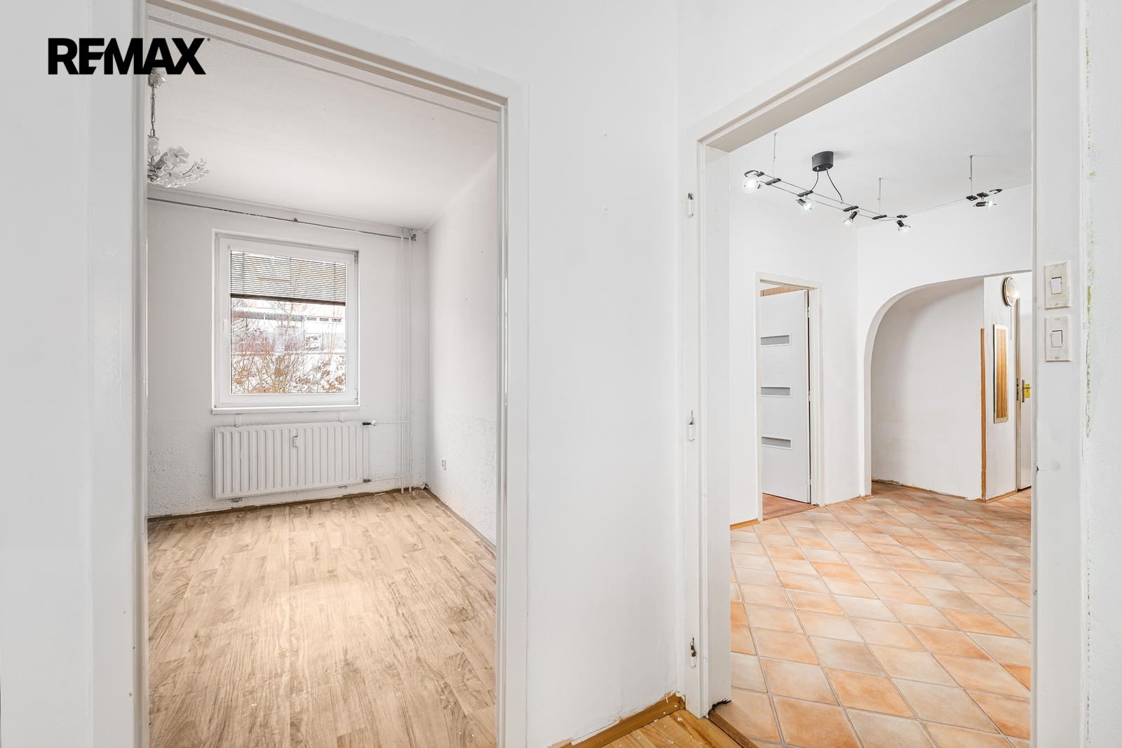 pohled z obývacího prostoru