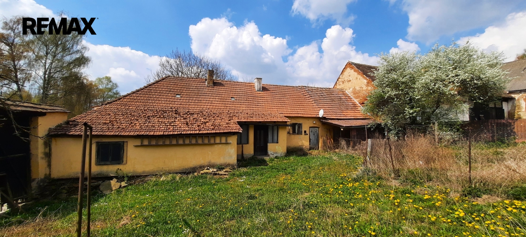 pohled zprava