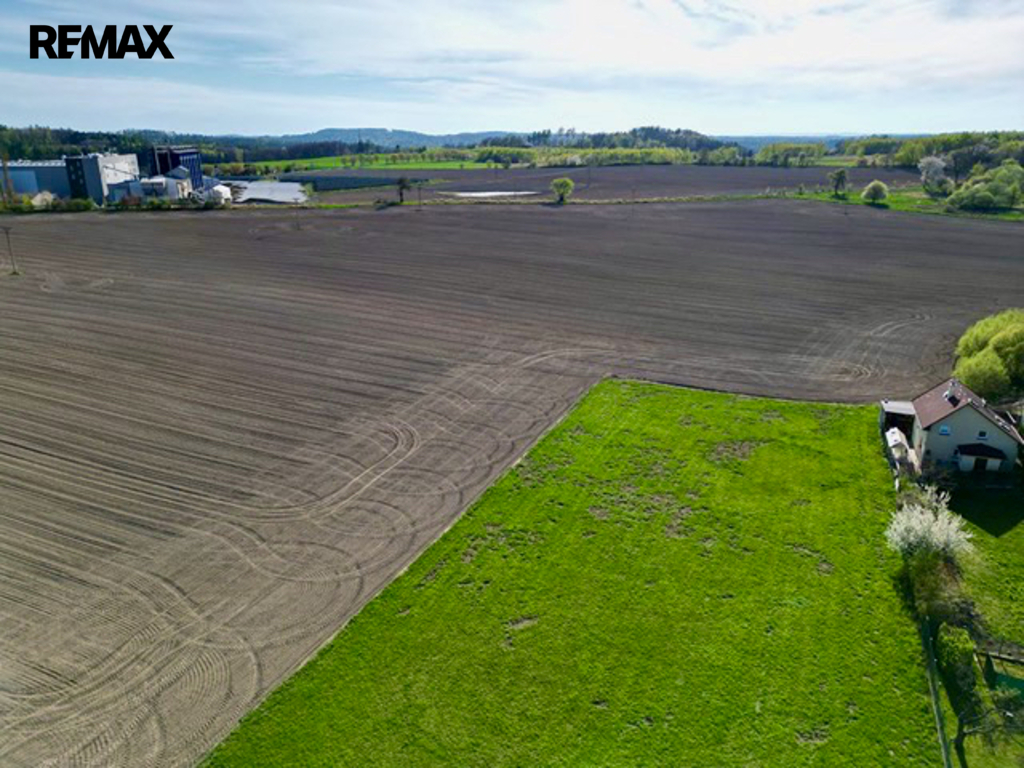 Přístupný z veřejné komunikace