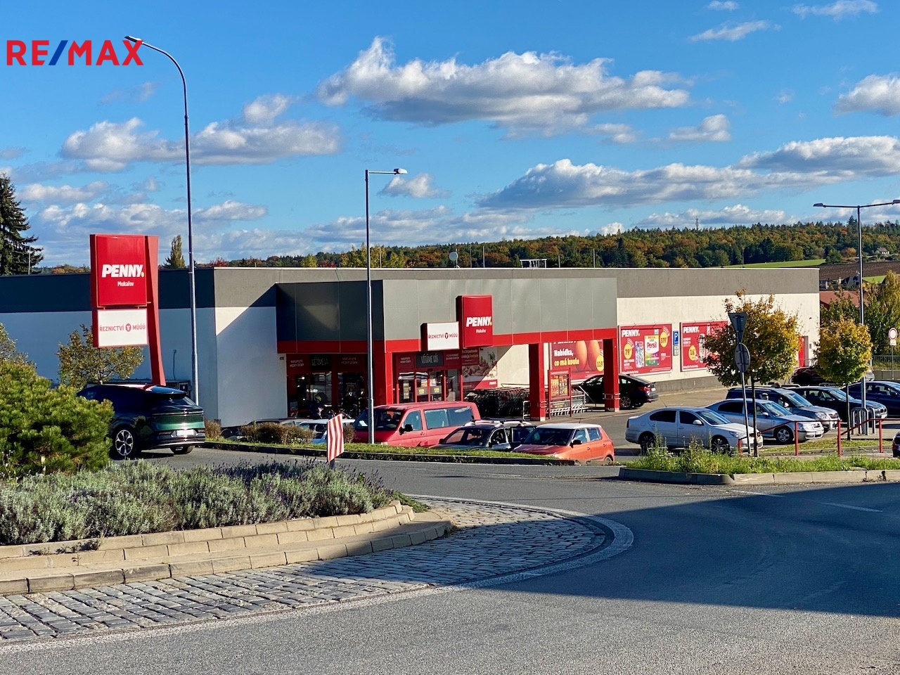 Mukařov jako obchodní centrum