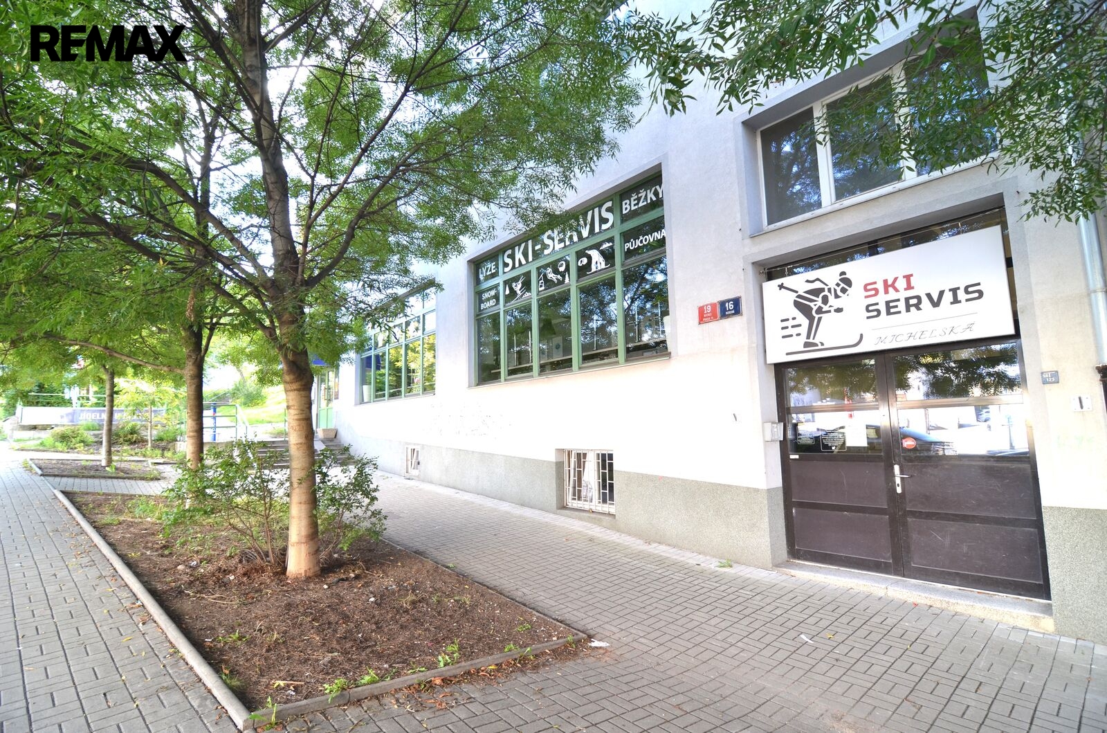 pohled na vstup do domu