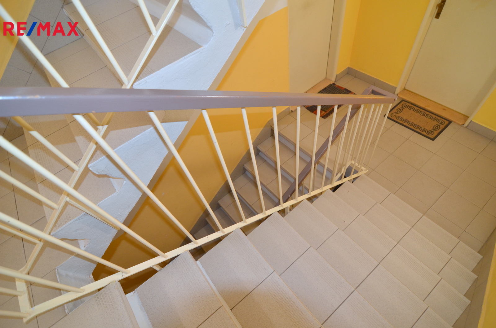 schodiště v domě - 2. patro