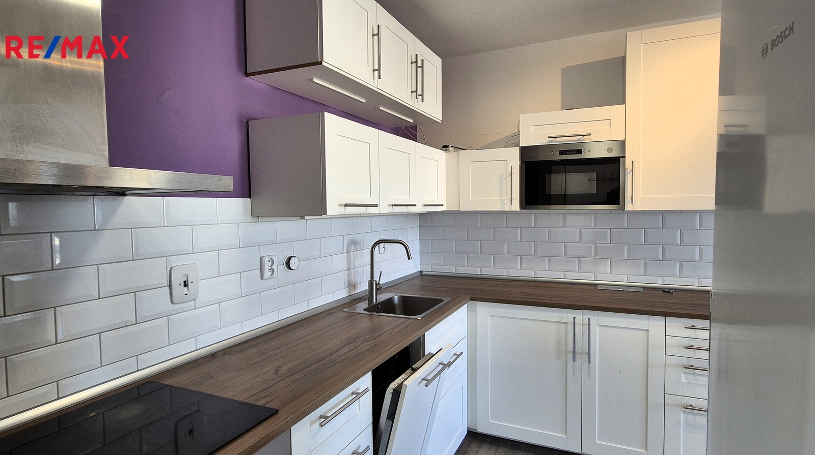 Plně vybavená kuchyňská linka IKEA se všemi spotře