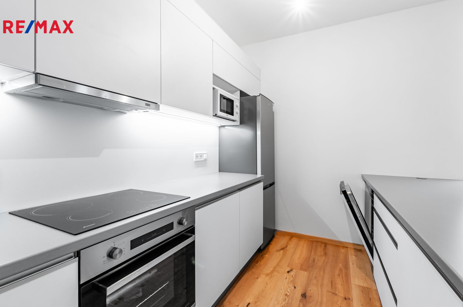 kuchyňský kout s myčkou