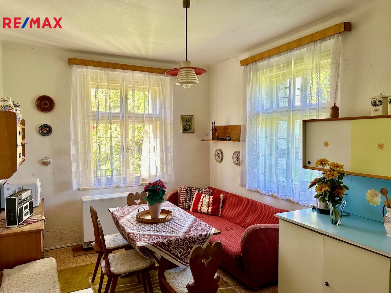 Krásná chalupa se stodolou - Křivoklátsko