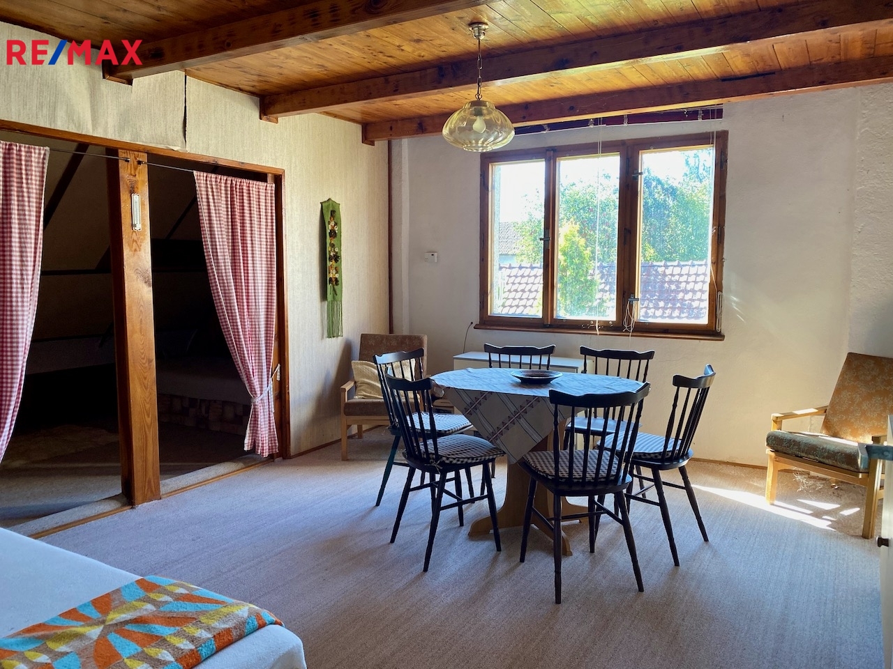 Krásná chalupa se stodolou - Křivoklátsko