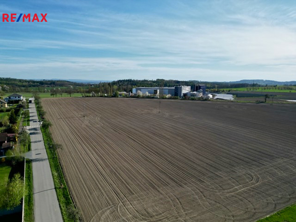 Velký pozemek na výstavbu farmy