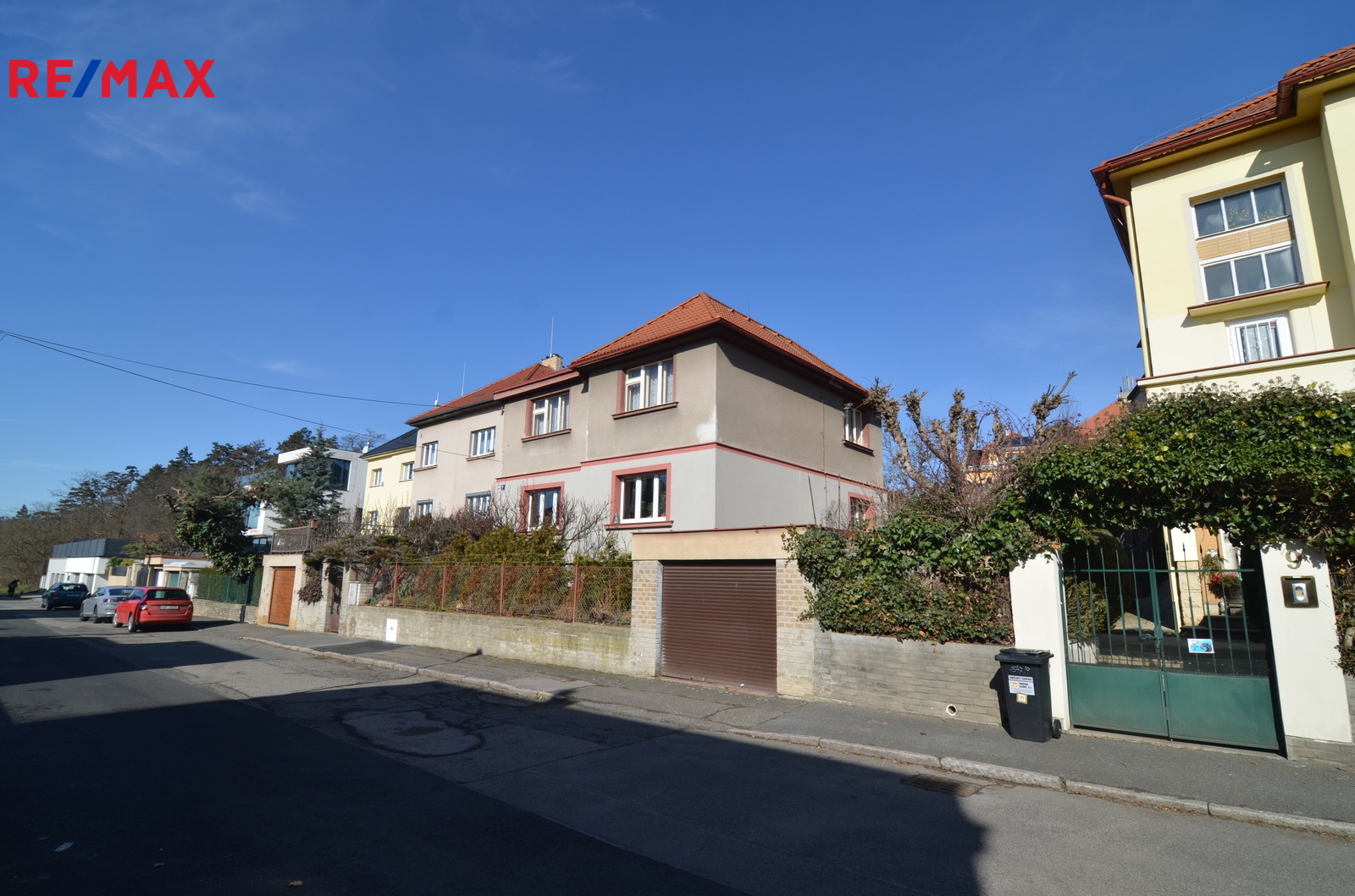 polovina rodinného domu v klidné části Modřan