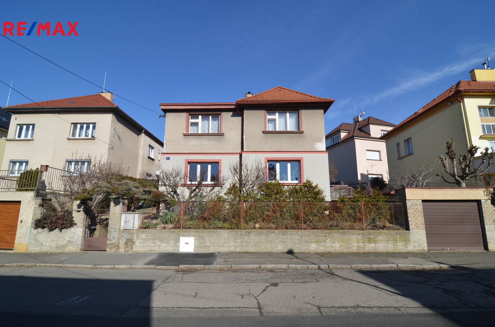 polovina rodinného domu v klidné části Modřan