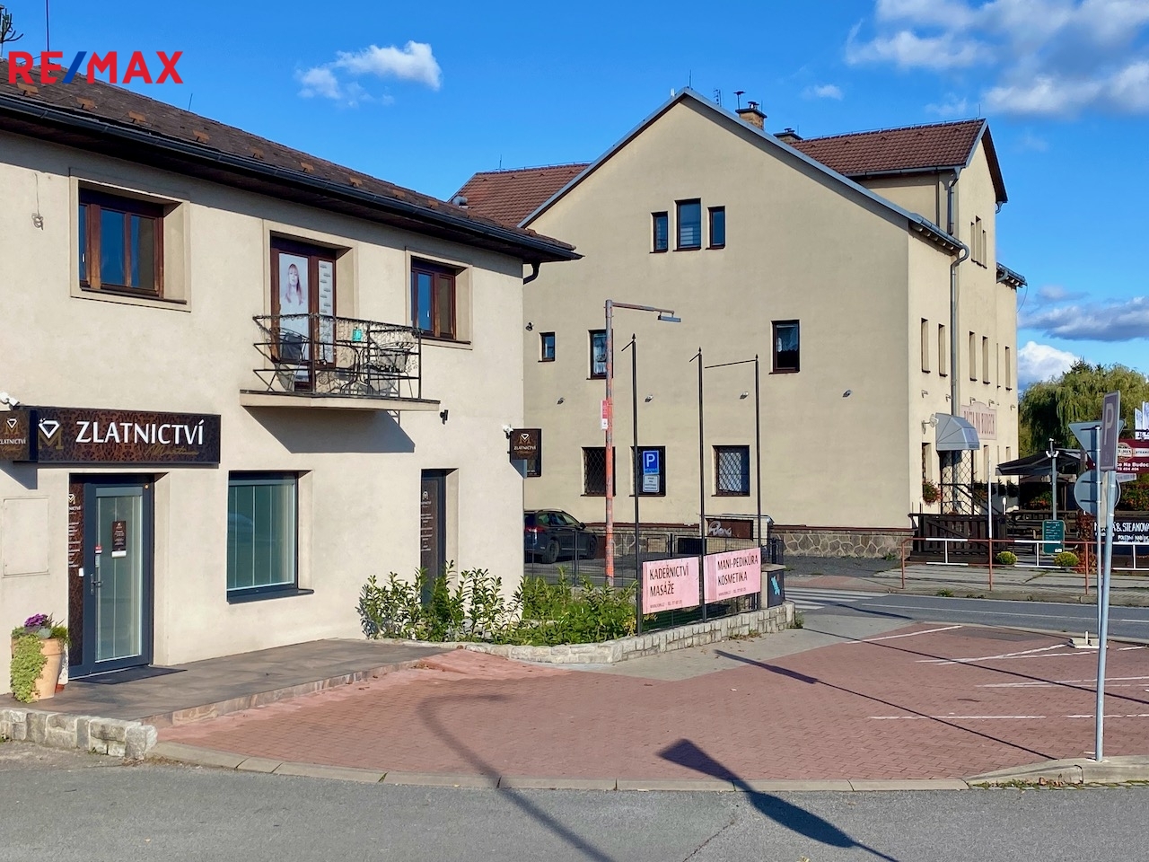 Mukařov jako obchodní centrum