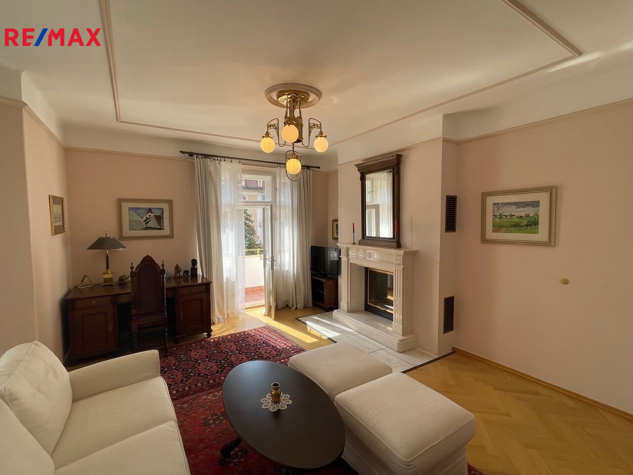 KUCHYNE vcetne JIDELNIHO KOUTU