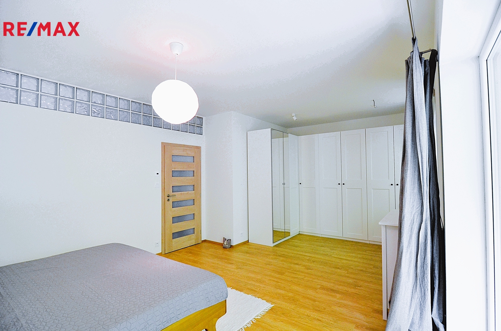 větší ložnice 25,8 m2