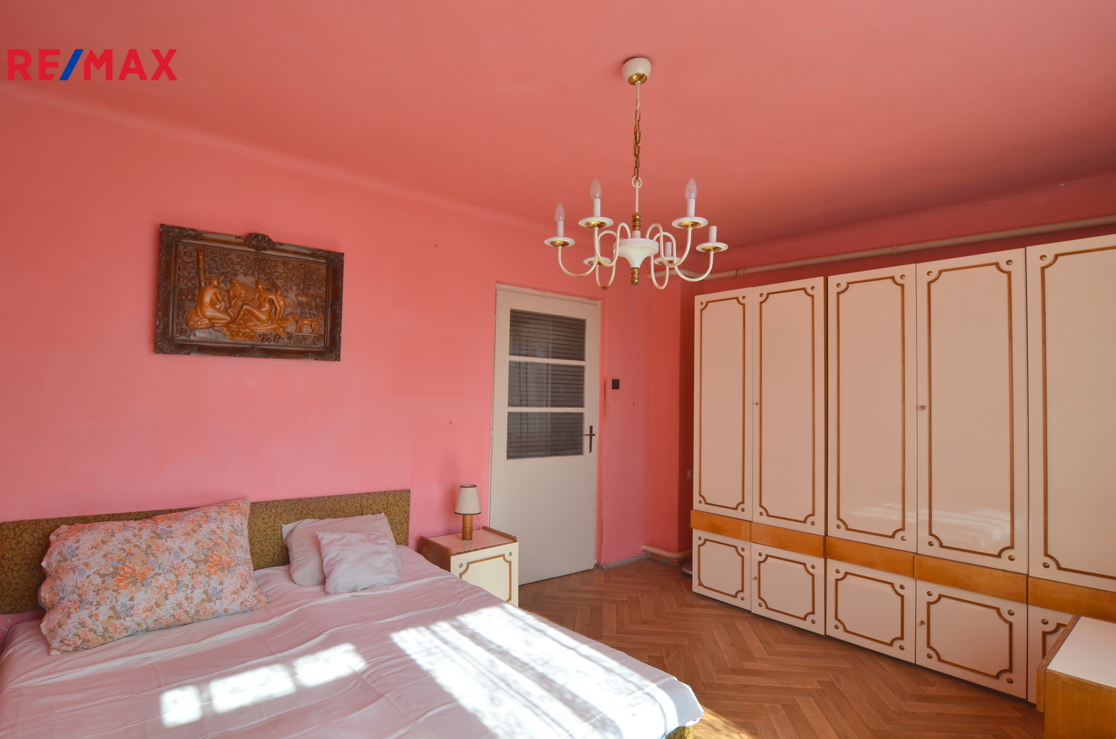 velká světlá ložnice 18 m2