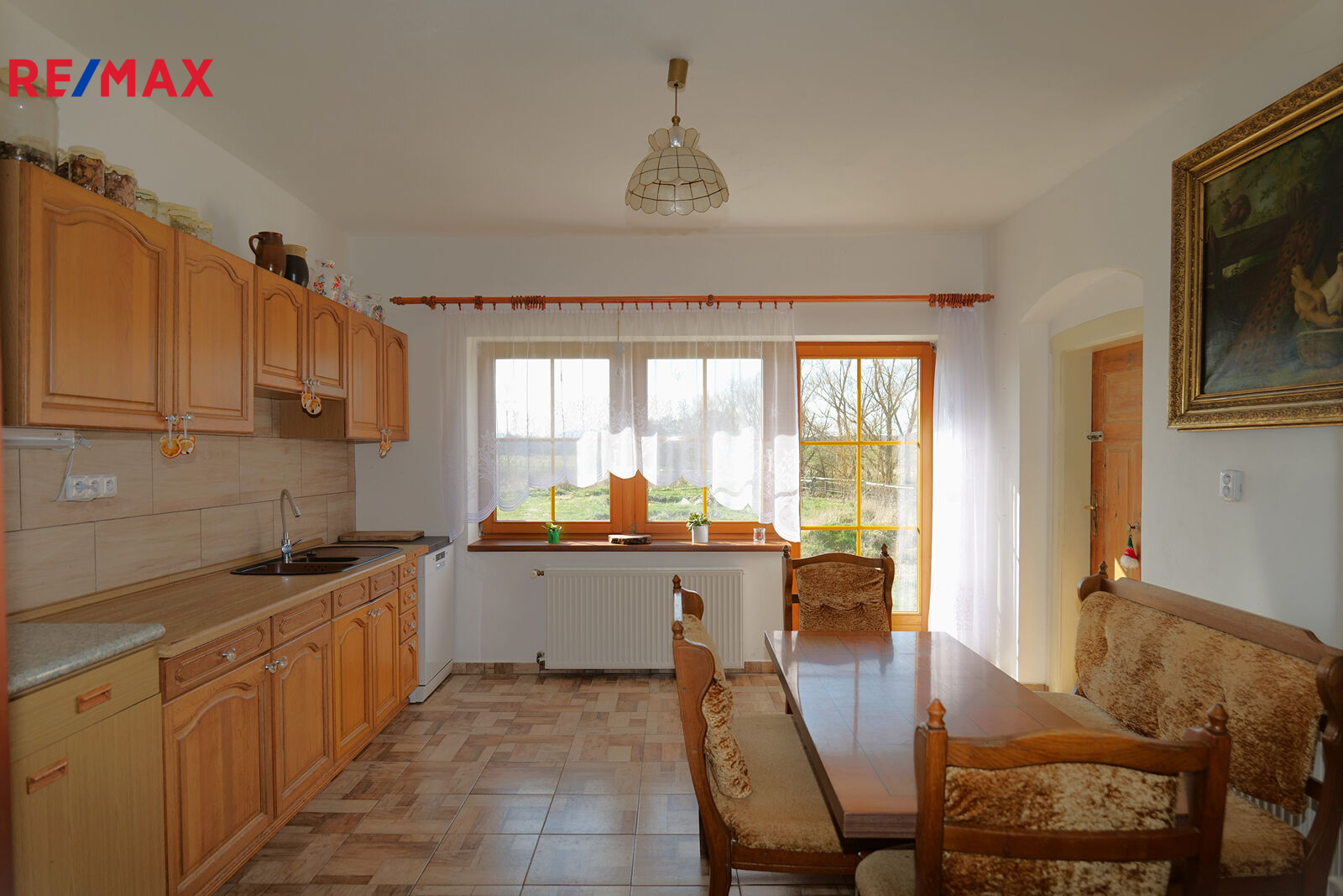 Čp. 1 - kuchyně se vstupem na louky
