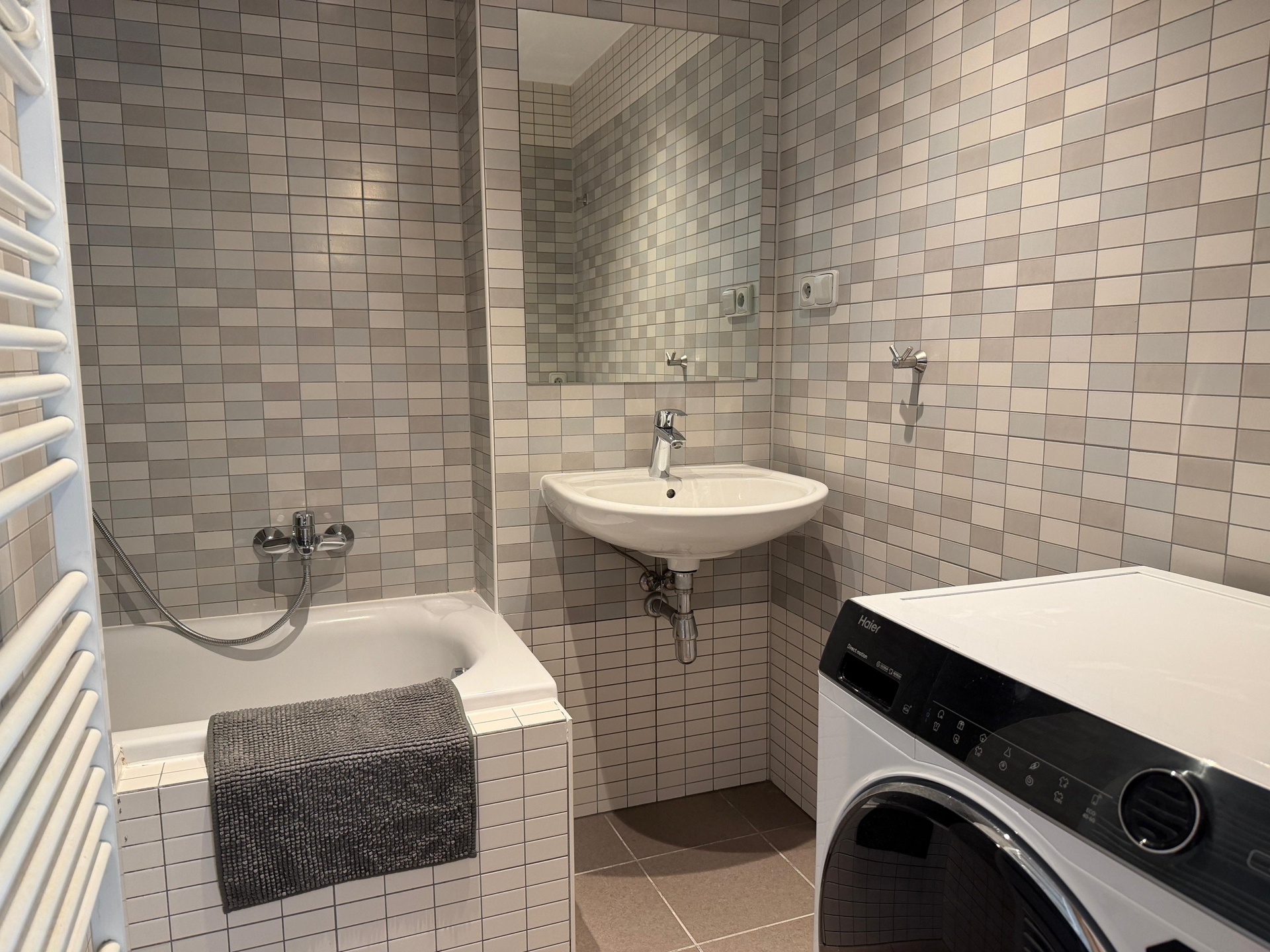 WhatsApp Image 2025-12-09 at 09.52.14-2