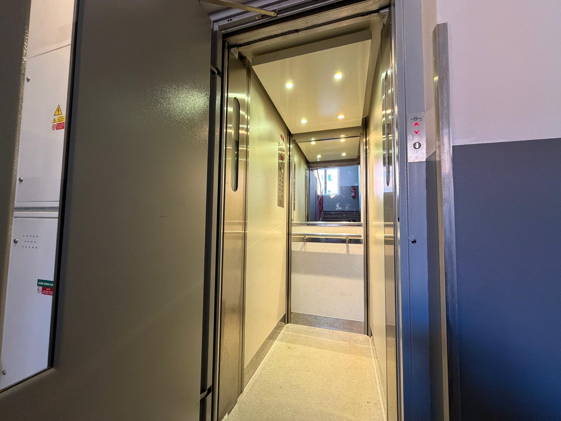 WhatsApp Image 2025-12-09 at 09.52.41