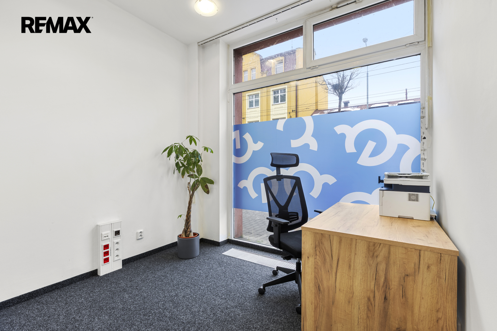 vedlejší kancelář