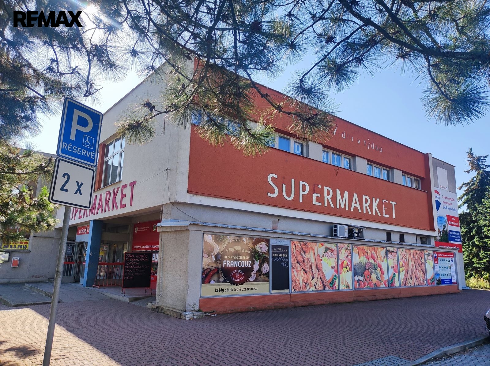 budova čelní pohled